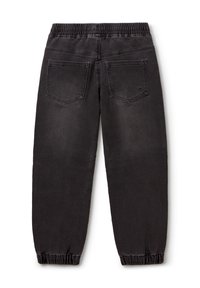 Černé joggingové kalhoty z denimu s elastickým pasem, nařasenými manžetami a dvěma zadními náprsenkovými kapsami, s jemnou texturou.