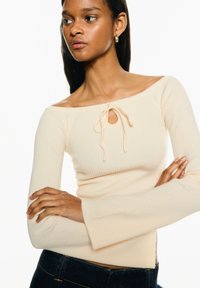 Bershka Strickpullover - beige