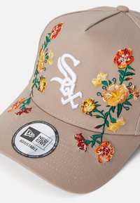 New Era FLORAL FRONT EFRAME UNISEX - Cap - brown