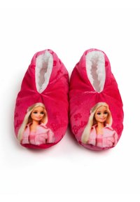 Pantofole di peluche rosa con un interno morbido, caratterizzate da un design stampato di un personaggio e testo sulla superficie. Forma arrotondata con una texture accogliente.