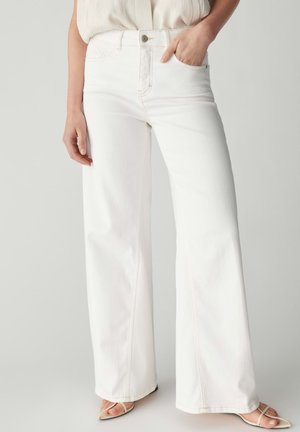 OPUS PANTS PALAZZO LEG MID RISE - Flared Jeans - milk