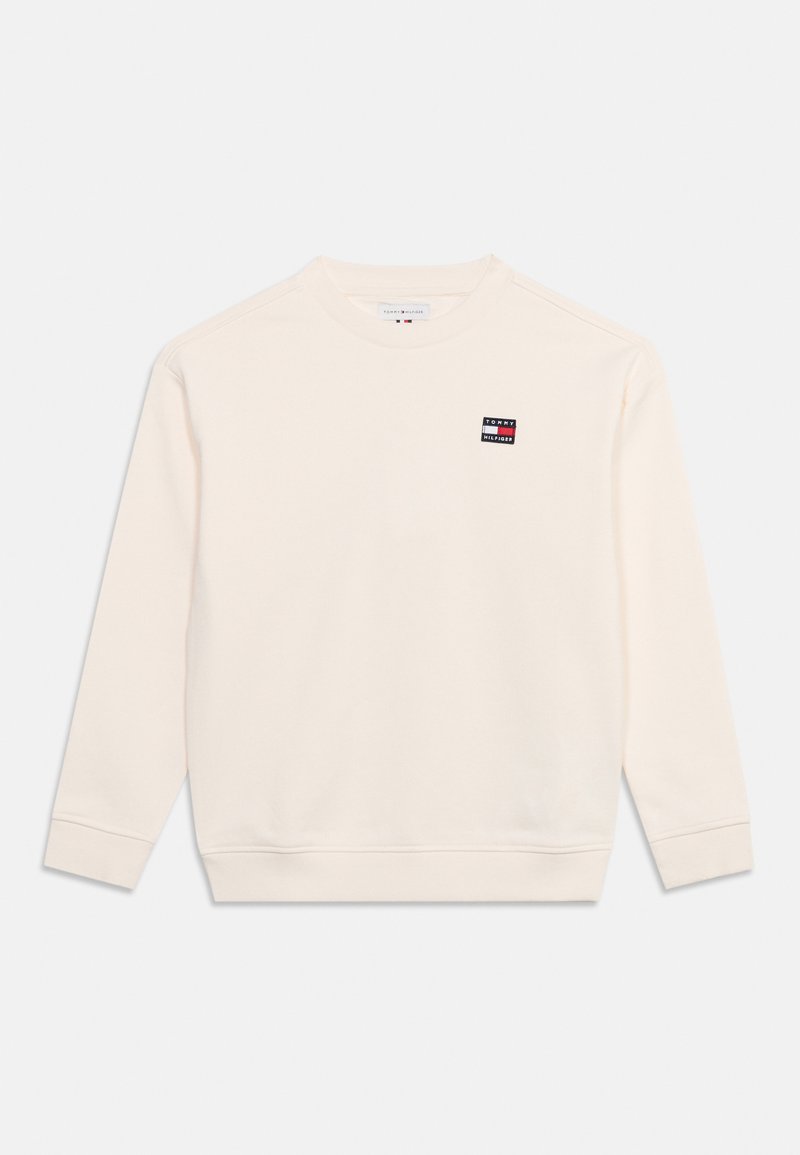 Μακρυμάνικη μπλούζα off-white με λαιμόκοψη και μικρό σήμα Tommy Hilfiger στο αριστερό στήθος.