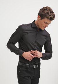 HUGO - JASON SLIM FIT - Dalykiniai marškiniai - black Miniatiūros vaizdas 1