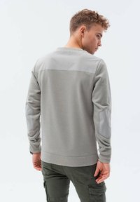 Ombre Felpa - grey