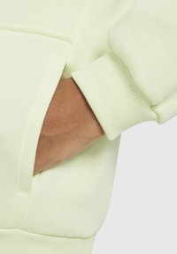 Nike Sportswear CLUB UNISEX - Sudadera - lime ice white