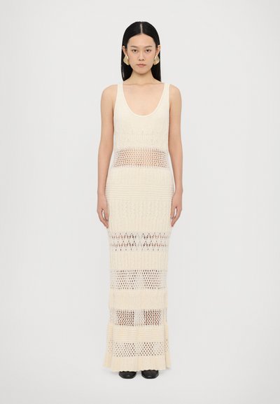 Ksenia Schnaider CROCHET SLEEVELESS DRESS - Rochie maxi - milky white