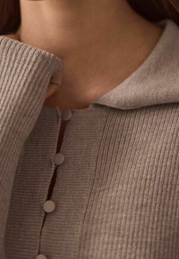 Next Sweter