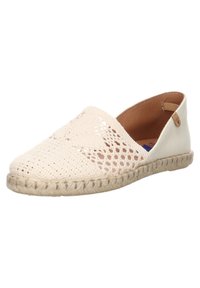 Espadrille beige à enfiler avec dessus en crochet, semelle en jute, talon en cuir et bout arrondi, présenté légèrement de biais sur fond blanc.