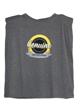 Graues ärmelloses Shirt mit Rundhalsausschnitt, das ein gelb-schwarzes, kreisförmiges Logo mit der Aufschrift "Forever Genuine" und ein graues Banner mit der Aufschrift "Never Mind" zeigt.