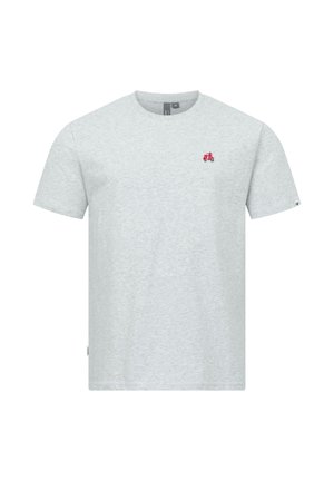 Lys grå kortermet T-skjorte med rund hals, med liten rød scooterbroderi på venstre bryst og en liten logolapp på venstre erme.