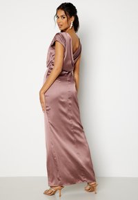 Bubbleroom SATIN S/S SLIT GOWN - Abiti per occasioni speciali - mauve