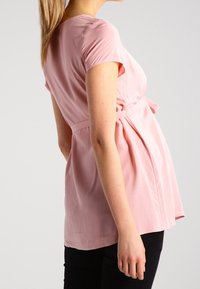 Zalando Essentials Maternity Blůza - light pink