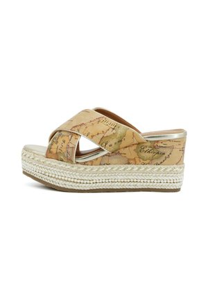 Sandalo con zeppa con cinturini incrociati stampa mappa vintage, suola platform in juta intrecciata, punta aperta e design slip-on.