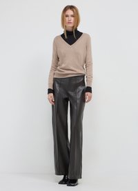 Calliope Maglione - beige