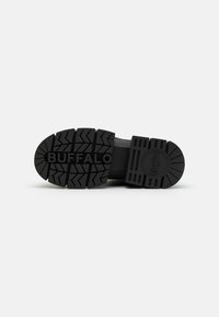 Buffalo GOSPHER ZIP BOOT - Botas de tornozelo com plataforma - black