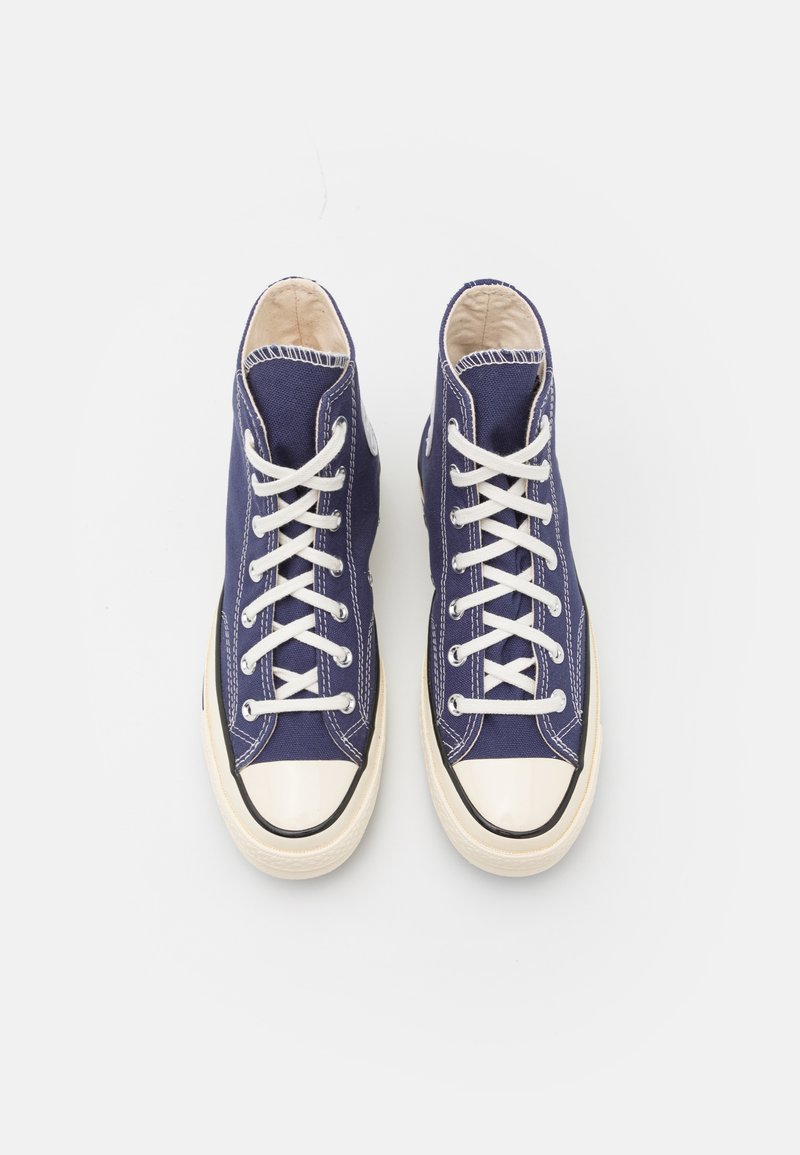 unisex chuck 70