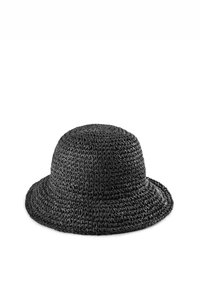 Czarny pleciony kapelusz ze słomy o zaokrąglonej koronie i szerokim rondzie, charakteryzujący się teksturowaną powierzchnią oraz eleganckim, minimalistycznym designem.