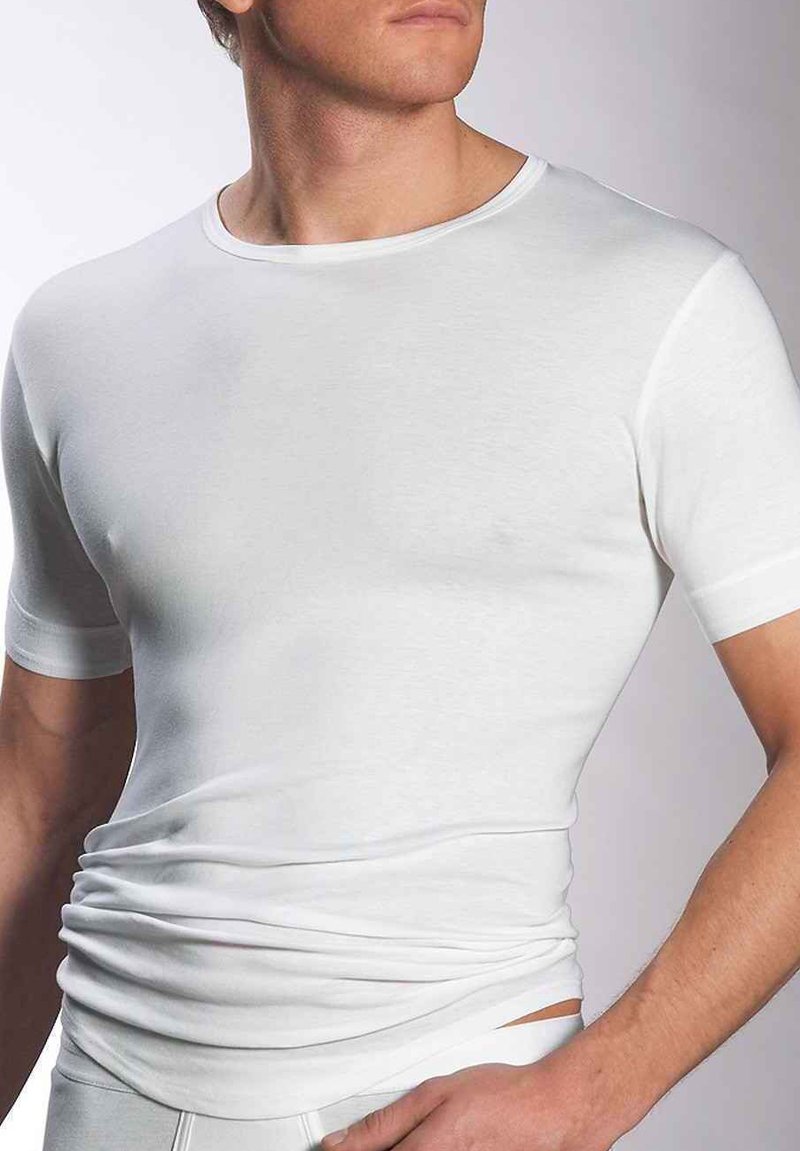 White short-sleeve T-shirt made from smooth fabric, featuring a round neckline and a fitted design that contours to the body.