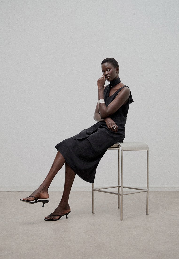 COS Maxi-jurk zwart COS Maxi-jurk zwart