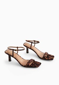 Next FOREVER COMFORT - Korolliset sandaalit - animal
