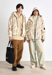 Thumbnail Image 3