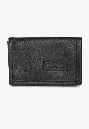 Zwarte leren portemonnee met een gestructureerd oppervlakte, voorzien van een debossed logo. Compacte rechthoekige vorm met subtiele stikseldetails.