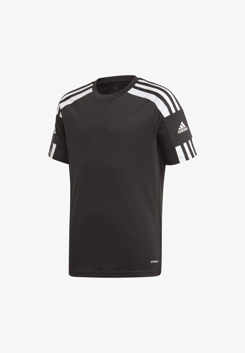 Camiseta deportiva negra hecha de tela que absorbe la humedad, con un diseño de tres rayas blancas en los hombros y un pequeño logo en la manga.