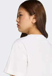 adidas Sportswear COLLEGIATE  - Základné tričko - white