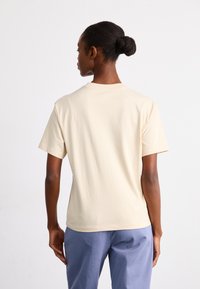 Jordan ESSEN TEE CORE - T-shirt basique - legend light brown/sail