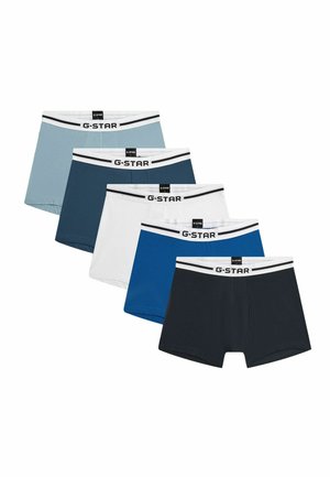 Cinco pares de bóxers para hombre de la marca G-Star en azul claro, azul marino, blanco, azul real y negro, dispuestos en forma de abanico.