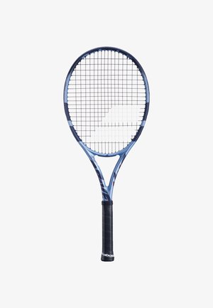 Blå og sort tennisracket med sort greb og "Babolat" logo på håndtaget, fotograferet mod hvid baggrund.