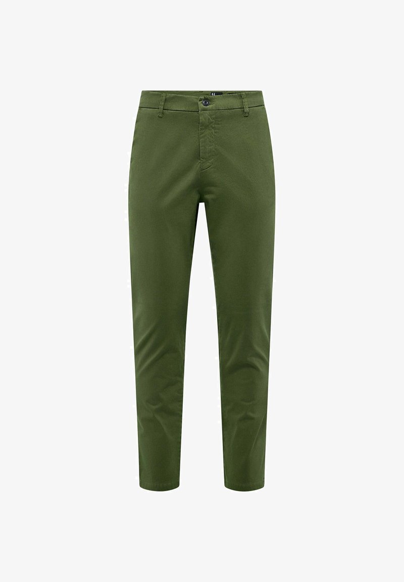 Chino verde oliva, realizzati in tessuto misto cotone, con frontale piatto, vestibilità dritta e chiusura con bottone in vita.