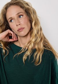 Apricot OVERSIZED  - Langarmshirt - green