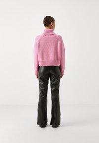 Vero Moda Petite VMMIRANDA - Pulover - fuchsia pink