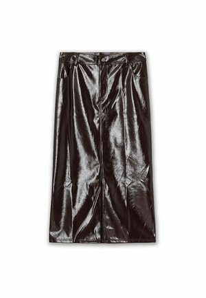 Fekete műbőr midi szoknya fényes kivitelben, elülső cipzárral, övbujtókával és oldalsó zsebekkel. Sima textúra és egyenes vonal.