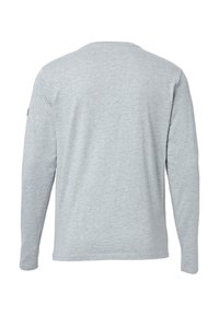 Langarm-Graues Hemd mit rundem Halsausschnitt und einfarbigem Stoff. Verfügt über ein kleines Etikett am linken Ärmel. Keine sichtbaren Muster oder Akzente.