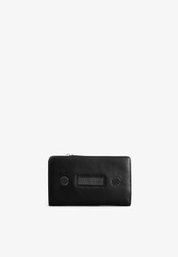 Unselected, black silver