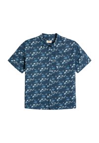 Camisa de manga corta en tejido azul oscuro con un patrón de palmeras tropicales y veleros en blanco, con cierre de botones en el frente y bolsillo.