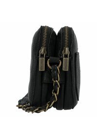 Borsa a tracolla nera in pelle con doppie chiusure a zip, finitura testurizzata e tracolla a catena intrecciata. Presenta dettagli in metallo bronzo.