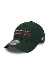 Green baseball cap made of cotton blend with embroidered text "ASSOCIAZIONE CALCIO MILAN ITALIA" in white and red. Adjustable strap.