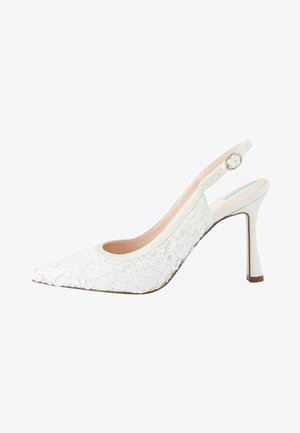 Escarpins blancs à bride arrière avec un bout pointu, texture en sequins et un talon étroit. Dotés d'une sangle avec une boucle en argent et d'une doublure intérieure lisse.