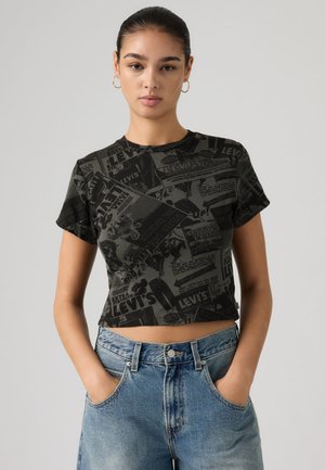 - T-shirt z nadrukiem