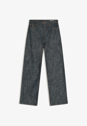 Temno oprane kavbojke z ravnimi hlačnicami, vidnim šivom, petimi žepi in zapenjanjem na gumb v predelu pasu.