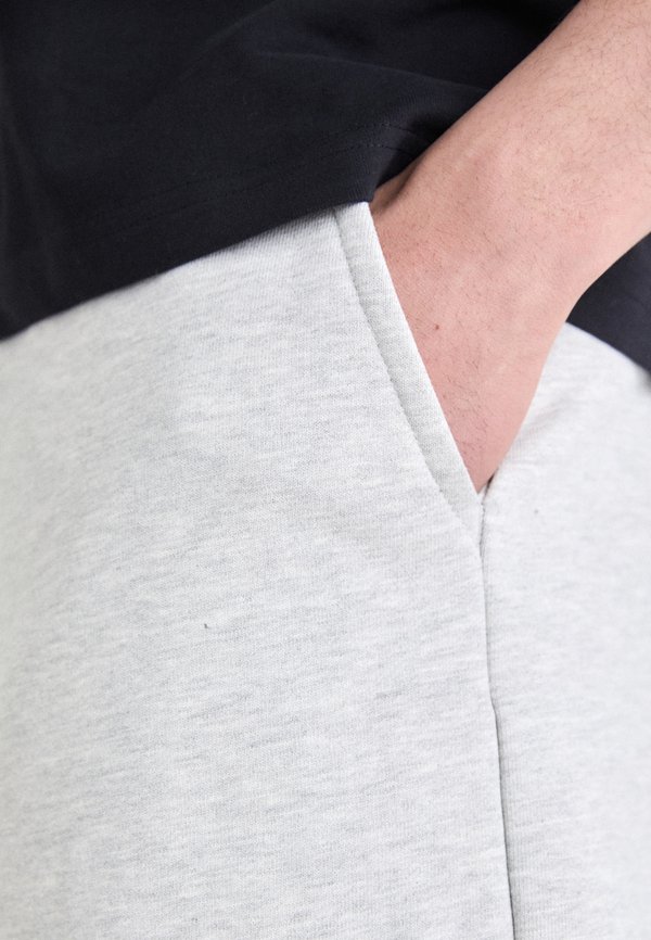 RELAXED SHORTS - Shorts4