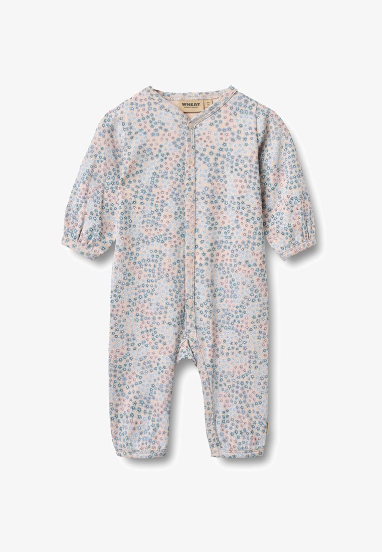 Barboteuse bébé à manches longues de couleur rose pastel avec un petit motif floral bleu et violet, boutons-pression sur le devant et poignets élastiques.