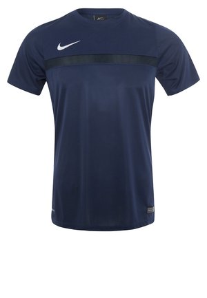 Granatowy sportowy t-shirt Nike Dri-FIT z krótkim rękawem, czarnym poziomym paskiem z siateczki i białym logo Nike Swoosh na górnej lewej stronie klatki piersiowej.