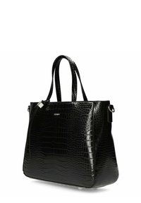 Bolso de mano negro con textura grabada de cocodrilo, dobles asas y herrajes plateados, mostrado en vista angular sobre un fondo blanco.