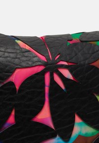 Desigual BAG VENECIA - Kabelka - black