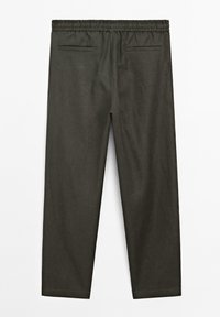 Pantaloni verde scuro con vita elastica, texture liscia, design a gamba dritta e due tasche posteriori. Senza chiusure visibili o fantasie.