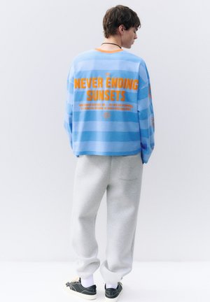 PULL&BEAR, BOXY STWD STRIPED - T-SHIRT - T-shirt à manches longues - neon blue